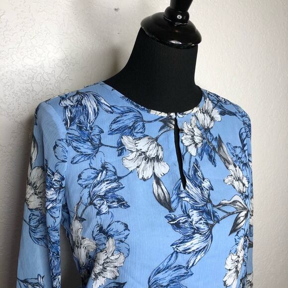 WHBM blue white floral ruffle sleeve smocked hem top size Extra Small XS - Picture 2 of 15